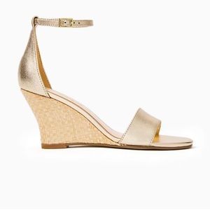 NWT Lilly Pulitzer Bridgette Wedge, size 8.5 in Gold Metallic